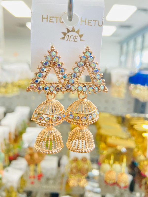 Ethnic/western fashionable earring for ladies