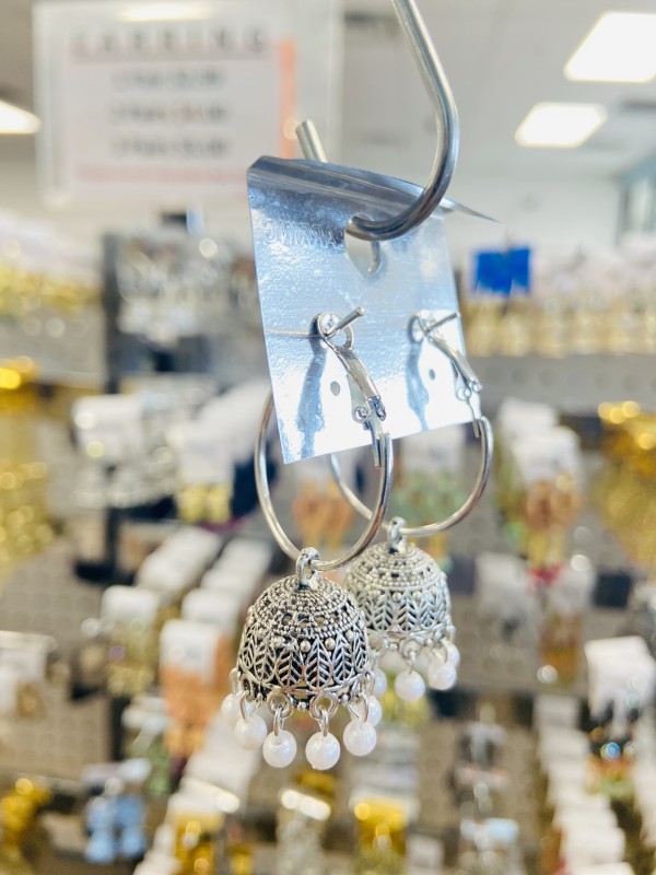 Ethnic/western fashionable earring for ladies