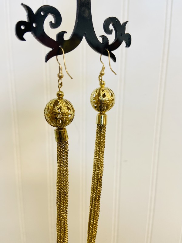 Ethnic/western fashionable earring for ladies