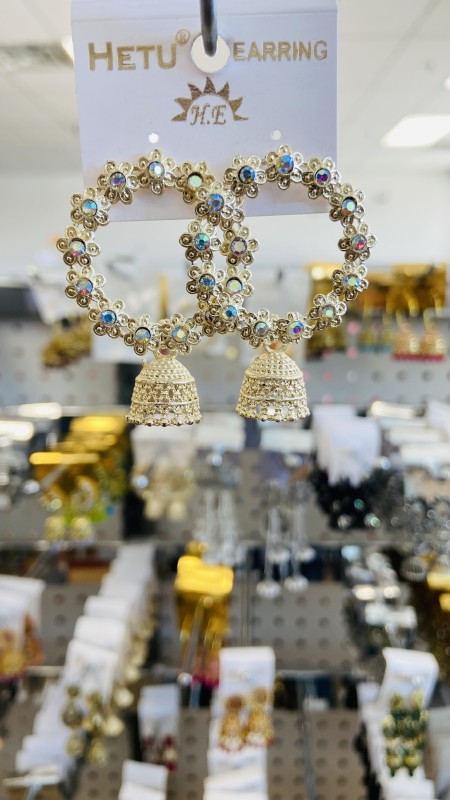 Ethnic/western fashionable earring for ladies