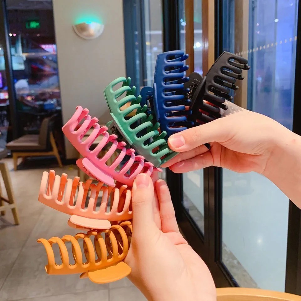 Big Jaw hair Clips/Shark jaw hair clips  11 cm long