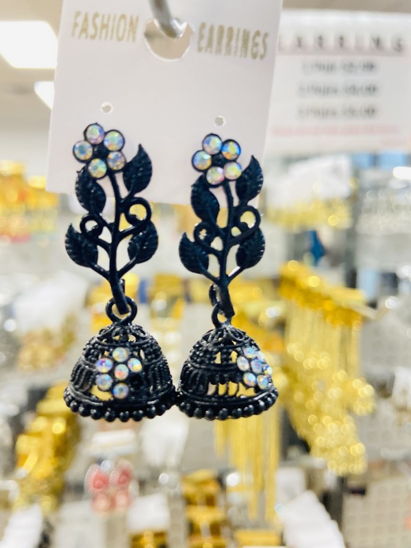 Ethnic/western fashionable earring for ladies