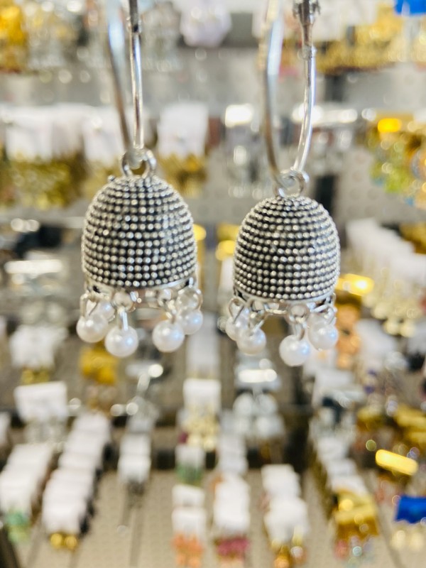 Ethnic/western fashionable earring for ladies