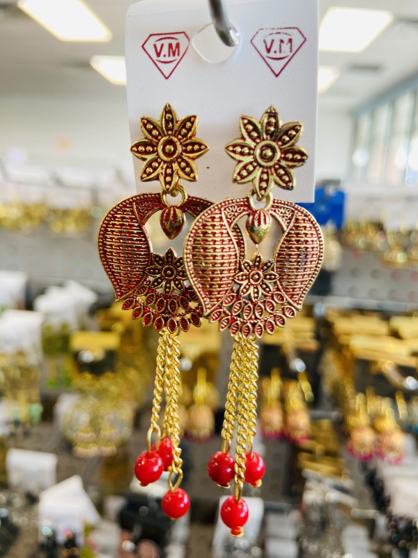 Ethnic/western fashionable earring for ladies